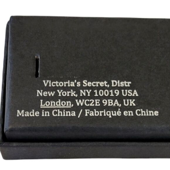 Victoria's Secret Gold Tone Pave Crystal Link Toggle Clasp Bracelet - Picture 6 of 7